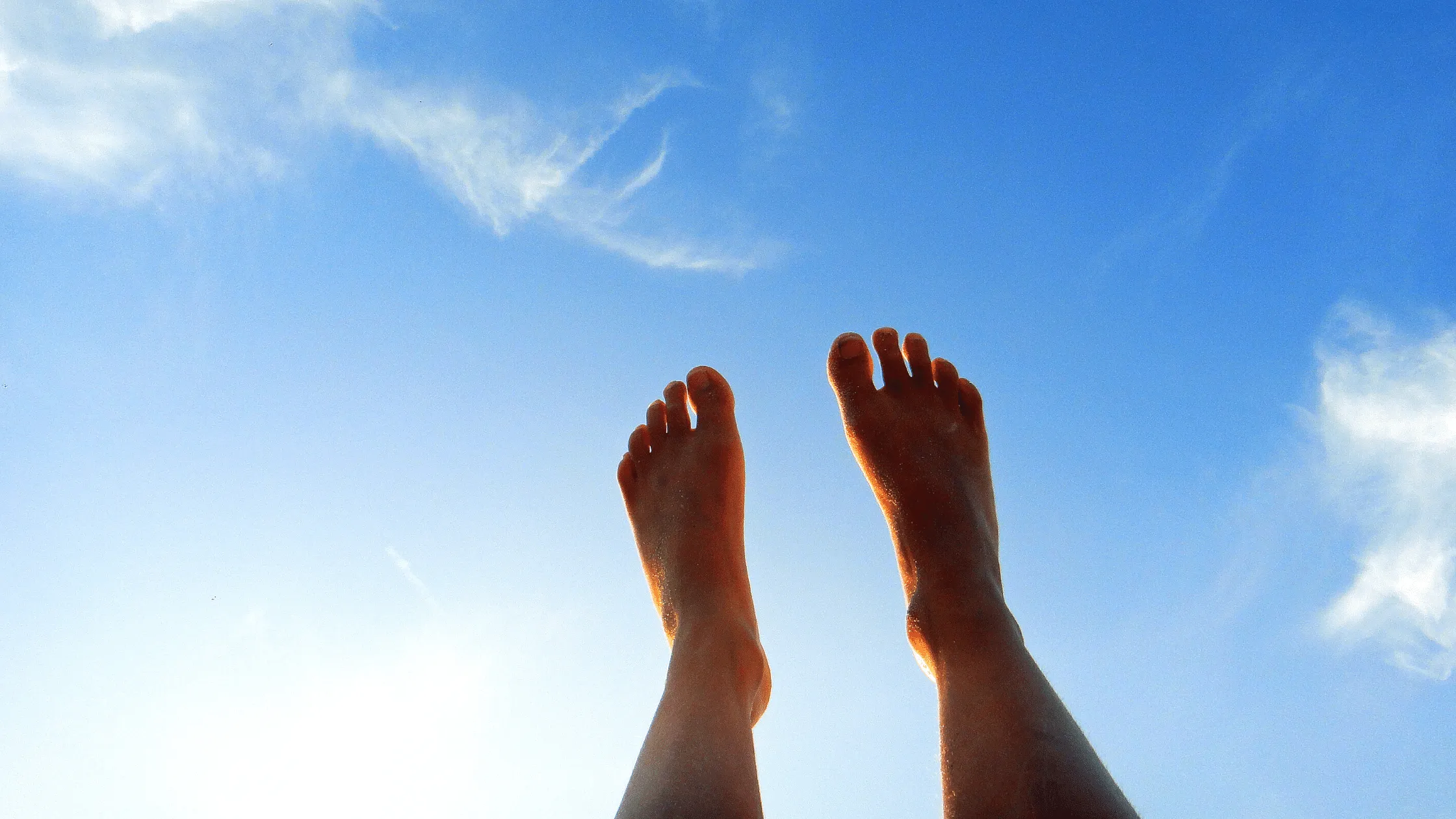 foot_sky